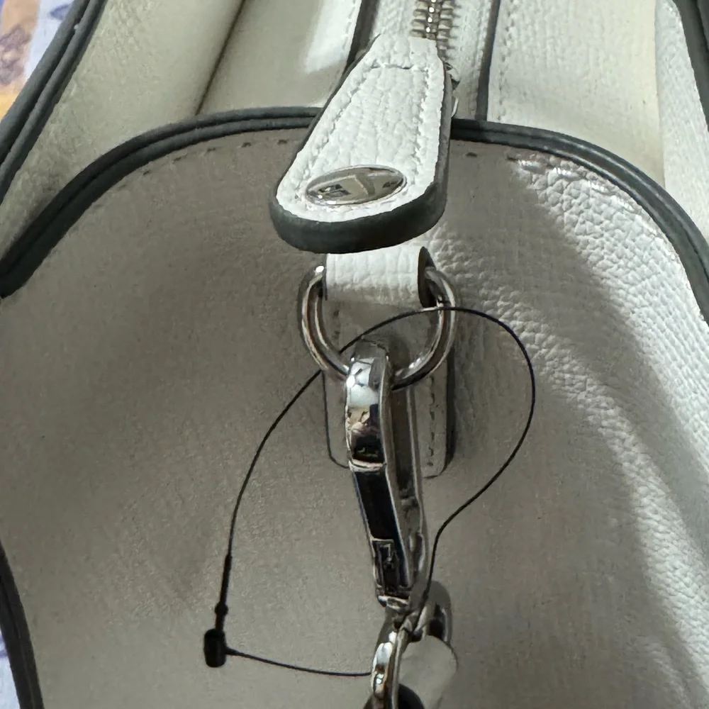 Karl Lagerfeld Jewel Heart Tote/Crossbody *New* with zip pouch - Picture 9 of 11